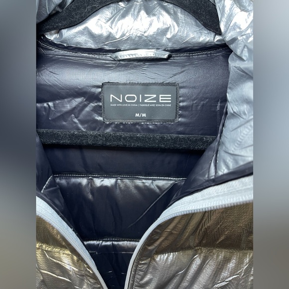 Noize NWT Melanie Metallic Silver Puffer Jacket in size M - Picture 4 of 8